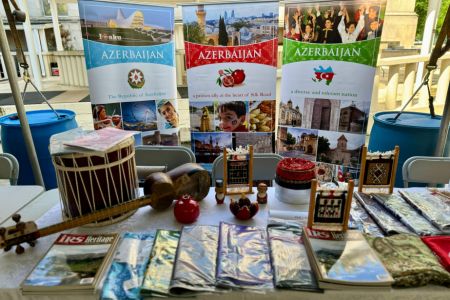 Azərbaycan ABŞ-da keçirilən xeyriyyə bazarında stendi ilə təmsil olunub