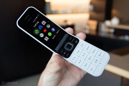 Nokia yeni qatlanıb açılan telefonunu təqdim etdi