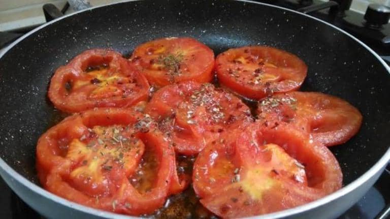 bişmiş pomidor