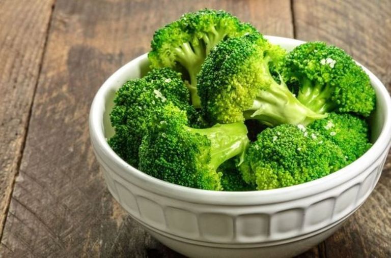 Brokoli qabda