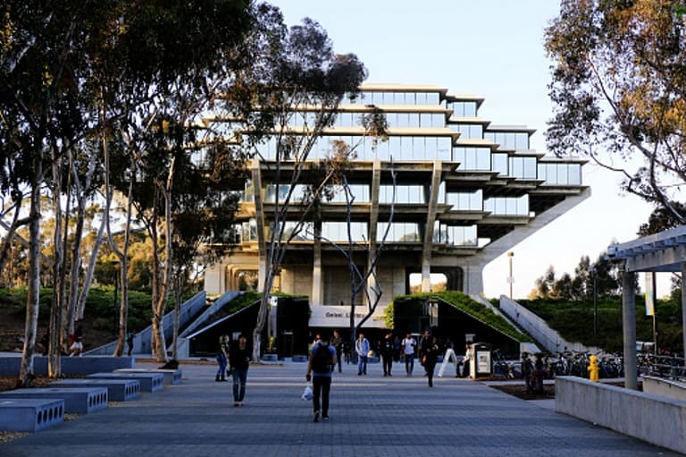 Kaliforniya Universitetinin kitabxanası