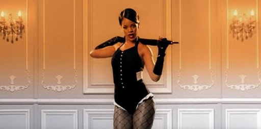 Rihanna seksi şəkli