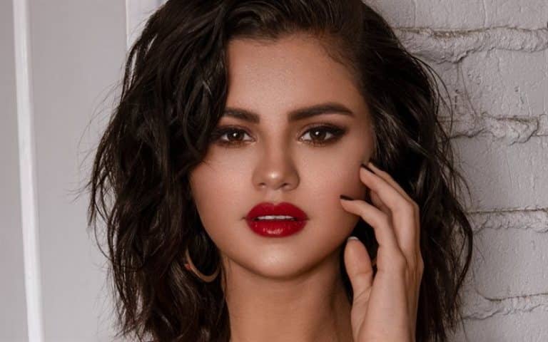 Selena Gomez məlumat
