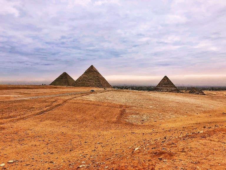 Üç Qiza piramidası