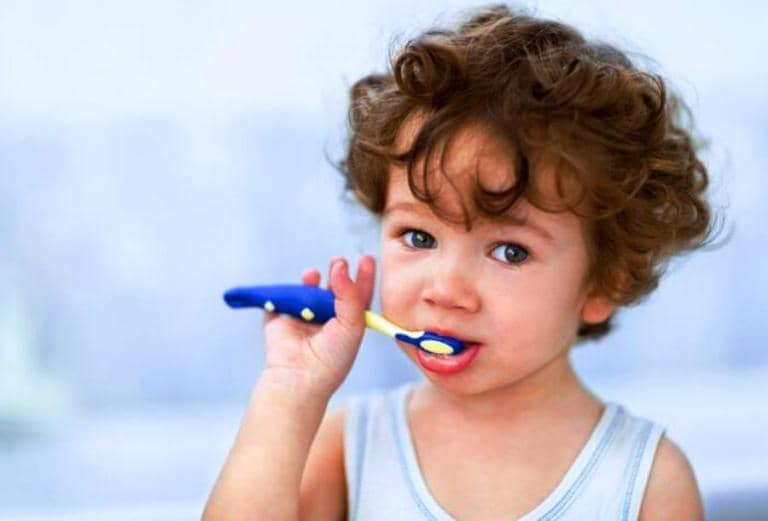 Uşaqların dişləri necə fırçalanmalıdır?