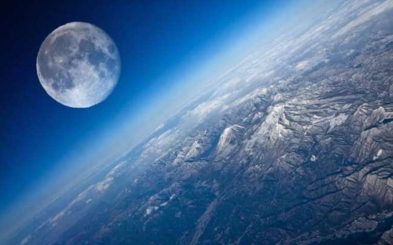 Yer Aydan 81 dəfə ağırdır